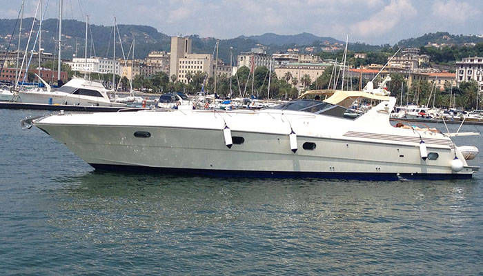 luxury boat for charter